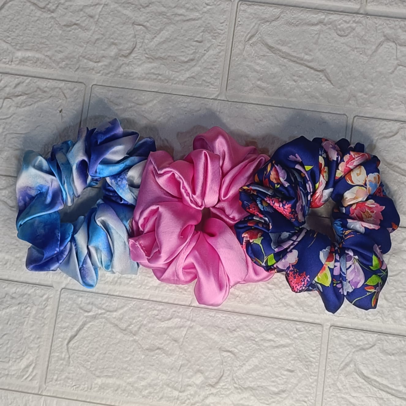 Lisa Satin Scrunchies - Set of 3
