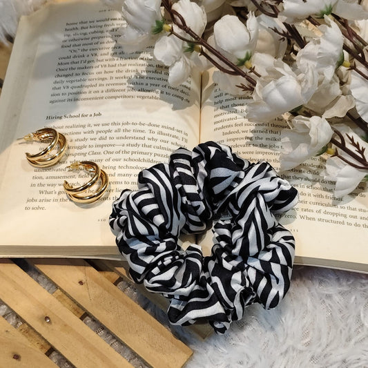 Satin Scrunchie Zebra Print - 1 pc