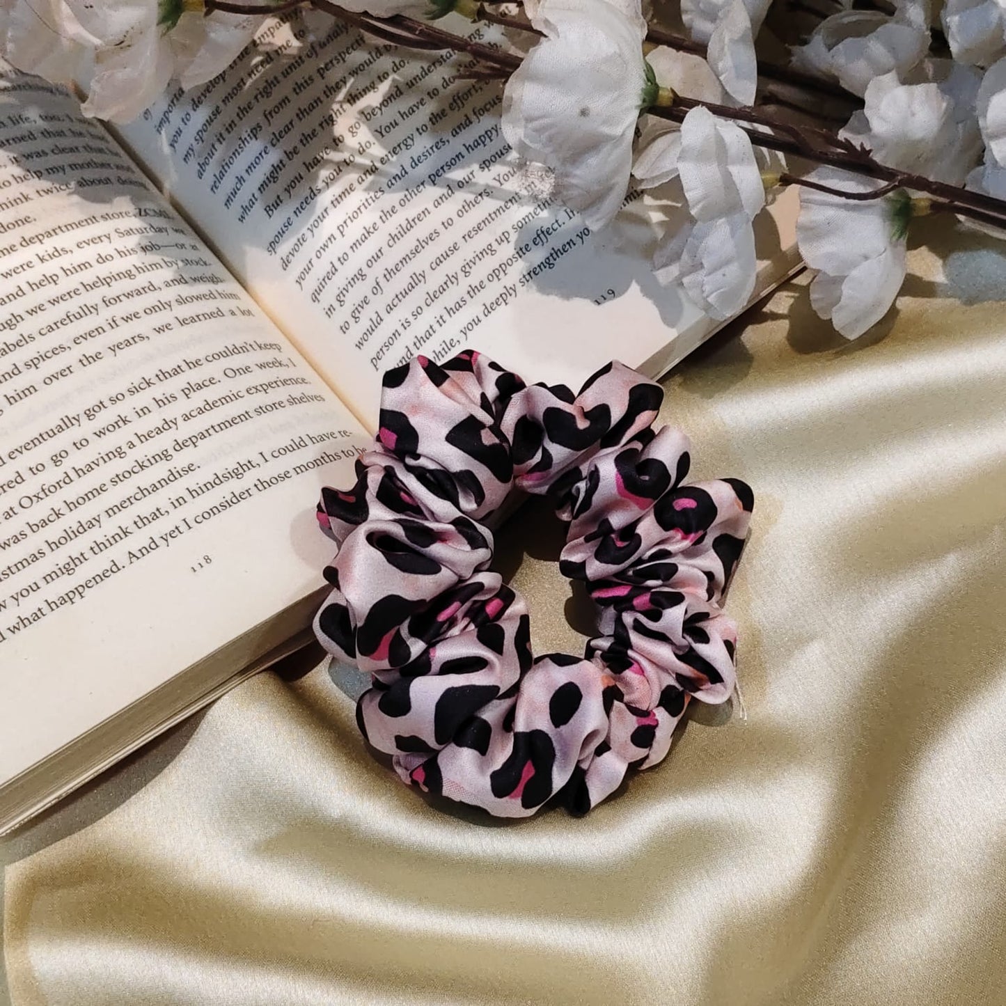 Satin Scrunchie Pink Cheetah Print - 1 pc