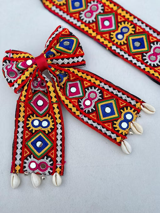 Navratri Tail Bow with Gamthi embroidery work - 1 piece